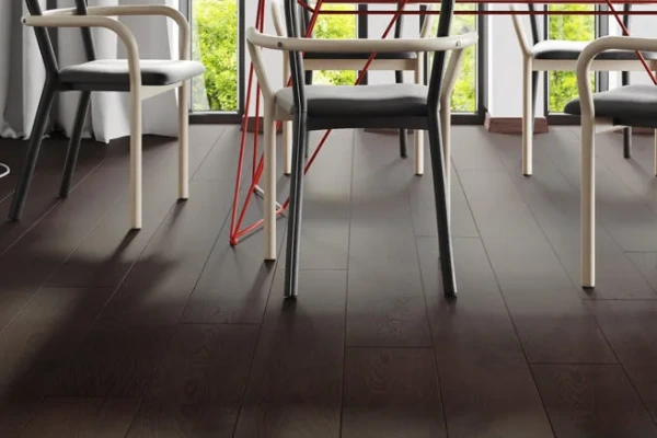 Podłoga drewniana ciemna